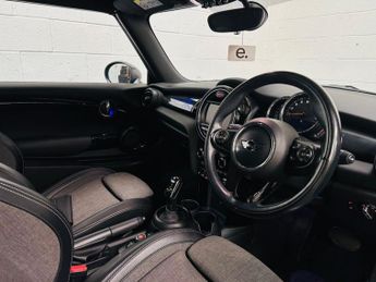 MINI CONVERTIBLE 1.5 Cooper Convertible 2dr Petrol Steptronic Euro 6 (s/s) (136 p
