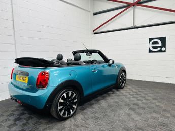 MINI CONVERTIBLE 1.5 Cooper Convertible 2dr Petrol Steptronic Euro 6 (s/s) (136 p