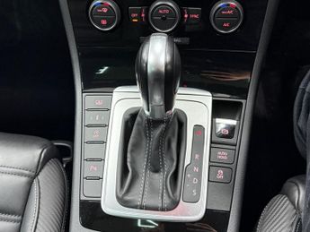 VOLKSWAGEN CC 2.0 TDI BlueMotion Tech GT Black Edition Saloon 4dr Diesel DSG E