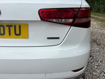 AUDI A3 2.0 TFSI Sport Hatchback 3dr Petrol S Tronic quattro Euro 6 (s/s