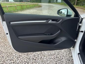 AUDI A3 2.0 TFSI Sport Hatchback 3dr Petrol S Tronic quattro Euro 6 (s/s