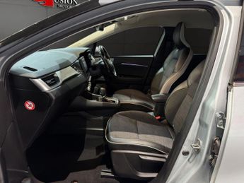 RENAULT CAPTUR 1.6 E-TECH techno SUV 5dr Petrol Hybrid Auto Euro 6 (s/s) (145 p