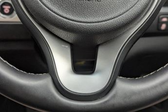 KIA NIRO 64kWh 2 SUV 5dr Electric Auto (201 bhp)