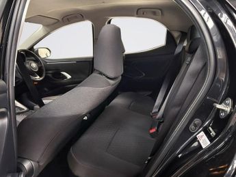 TOYOTA YARIS 1.5 VVT-h Icon Hatchback 5dr Petrol Hybrid E-CVT Euro 6 (s/s) (1