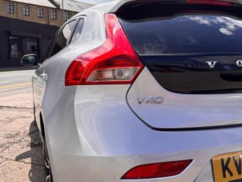 VOLVO V40 2.0 D3 Inscription Edition Hatchback 5dr Diesel Auto Euro 6 (s/s