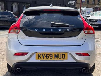 VOLVO V40 2.0 D3 Inscription Edition Hatchback 5dr Diesel Auto Euro 6 (s/s