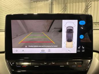 VOLKSWAGEN ID.4 Pro Performance 77kWh Family SUV 5dr Electric Auto (204 ps)