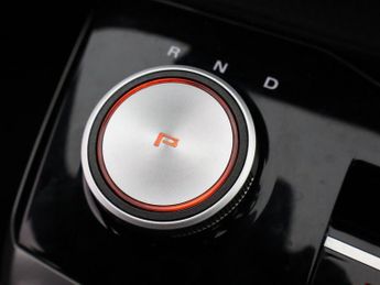 MG MG 4 51kWh SE Hatchback 5dr Electric Auto (170 ps)