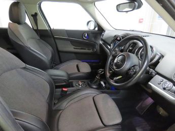 MINI COUNTRYMAN 1.5 7.6kWh Cooper SE SUV 5dr Petrol Plug-in Hybrid Auto ALL4 Eur