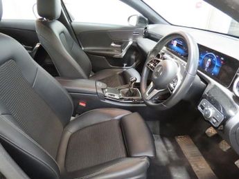 MERCEDES-BENZ A-CLASS 1.3 A180 Sport (Executive) Hatchback 5dr Petrol 7G-DCT Euro 6 (s