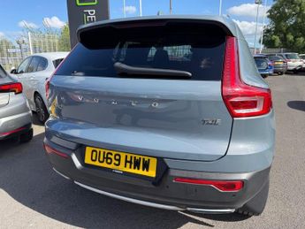 VOLVO XC40 2.0 T4 Inscription SUV 5dr Petrol Auto Euro 6 (s/s) (190 ps)