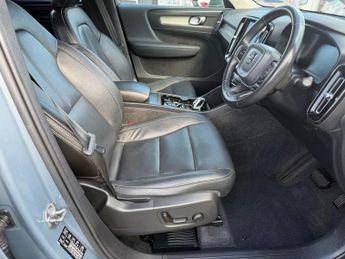 VOLVO XC40 2.0 T4 Inscription SUV 5dr Petrol Auto Euro 6 (s/s) (190 ps)
