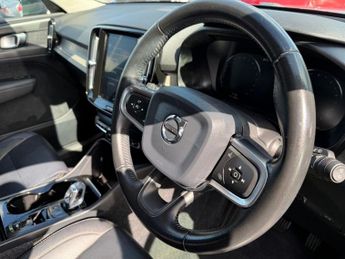 VOLVO XC40 2.0 T4 Inscription SUV 5dr Petrol Auto Euro 6 (s/s) (190 ps)