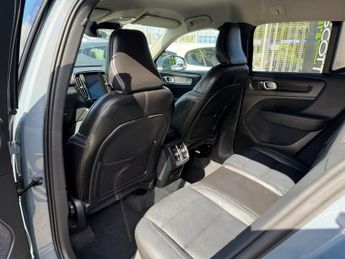VOLVO XC40 2.0 T4 Inscription SUV 5dr Petrol Auto Euro 6 (s/s) (190 ps)