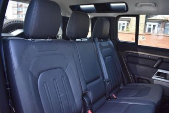 LAND ROVER DEFENDER 2.0 SD4 First Edition SUV 5dr Diesel Auto 4WD | RETRACTABLE TOW 