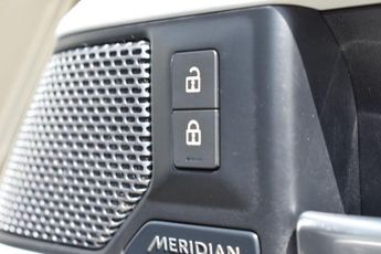 LAND ROVER DEFENDER 2.0 SD4 First Edition SUV 5dr Diesel Auto 4WD | RETRACTABLE TOW 