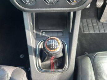VOLKSWAGEN GOLF 2.0 TDI GT Hatchback 5dr Diesel Manual (154 g/km, 138 bhp)