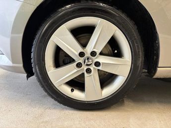 SKODA FABIA 1.2 TSI SE L Hatchback 5 door Petrol DSG Euro 6 in Beige