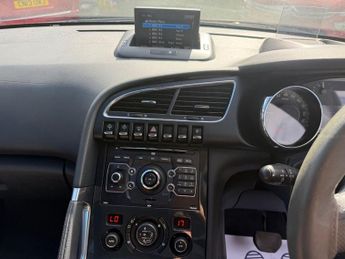 PEUGEOT 3008 2.0 h e-HDi SUV 5dr Diesel Hybrid EGC 4WD Euro 5 (s/s) (200 ps)