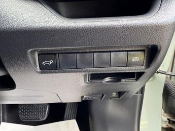 TOYOTA RAV4 2.5 VVT-h Design SUV 5dr Petrol Hybrid CVT Euro 6 (s/s) (218 ps)