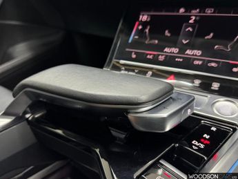 AUDI E-TRON 55 SUV 5dr Electric Auto quattro 95kWh (408 ps)