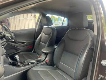 HYUNDAI IONIQ 1.6 h-GDi 8.9kWh Premium SE Hatchback 5dr Petrol Plug-in Hybrid 