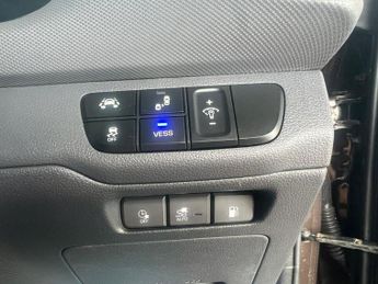 HYUNDAI IONIQ 1.6 h-GDi 8.9kWh Premium SE Hatchback 5dr Petrol Plug-in Hybrid 