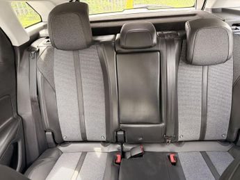 PEUGEOT 3008 1.6 BlueHDi Allure SUV 5dr Diesel EAT Euro 6 (s/s) (120 ps)