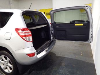 TOYOTA RAV4 2.0 V-Matic XT-R SUV 5dr Petrol Multidrive S 4WD Euro 5 (158 ps)
