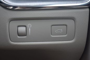 VOLVO XC60 2.0 D4 Momentum SUV 5dr Diesel Auto Euro 6 (s/s) (190 ps)