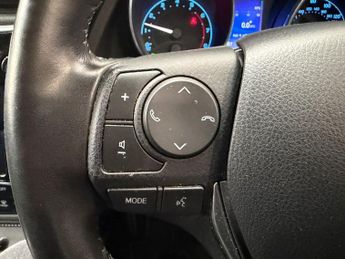 TOYOTA AURIS 1.2 VVT-i Excel Hatchback 5dr Petrol Manual Euro 6 (s/s) (Safety