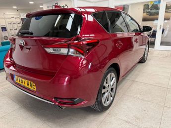 TOYOTA AURIS 1.2 VVT-i Excel Hatchback 5dr Petrol Manual Euro 6 (s/s) (Safety