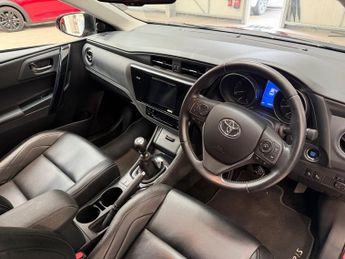 TOYOTA AURIS 1.2 VVT-i Excel Hatchback 5dr Petrol Manual Euro 6 (s/s) (Safety