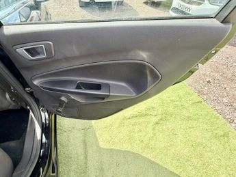 FORD FIESTA 1.0T EcoBoost Zetec Hatchback 5dr Petrol Powershift Euro 6 (100 