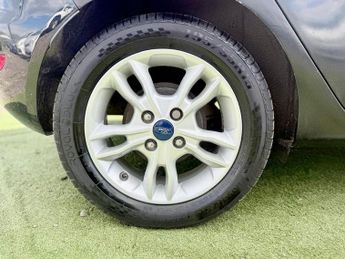 FORD FIESTA 1.0T EcoBoost Zetec Hatchback 5dr Petrol Powershift Euro 6 (100 
