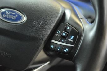 FORD KUGA 2.5 Duratec 14.4kWh Vignale SUV 5dr Petrol Plug-in Hybrid CVT Eu