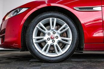 JAGUAR XE 2.0d Prestige Saloon 4dr Diesel Auto Euro 6 (s/s) (180 ps)