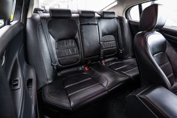 JAGUAR XE 2.0d Prestige Saloon 4dr Diesel Auto Euro 6 (s/s) (180 ps)