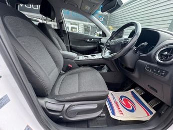 HYUNDAI KONA 64kWh Premium SUV 5dr Electric Auto (10.5kW Charger) (204 ps)