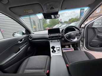 HYUNDAI KONA 64kWh Premium SUV 5dr Electric Auto (10.5kW Charger) (204 ps)