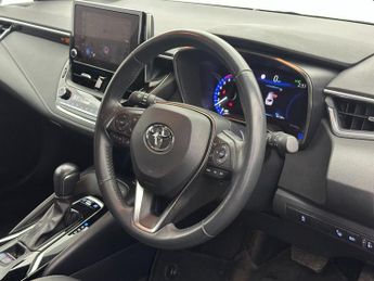 TOYOTA COROLLA 1.8 VVT-h Design Touring Sports 5dr Petrol Hybrid CVT Euro 6 (s/