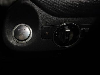 MERCEDES-BENZ A-CLASS 1.5 A180d SE Hatchback 5dr Diesel 7G-DCT Euro 6 (s/s) (109 ps)