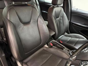 VAUXHALL ASTRA 1.6 CDTi BlueInjection Elite Nav Hatchback 5dr Diesel Auto Euro 