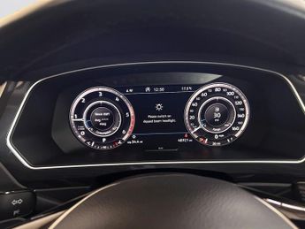 VOLKSWAGEN TIGUAN 2.0 TDI SEL SUV 5dr Diesel DSG 4Motion Euro 6 (s/s) (150 ps)