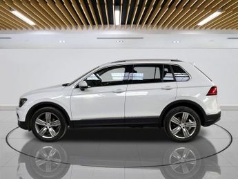 VOLKSWAGEN TIGUAN 2.0 TDI SEL SUV 5dr Diesel DSG 4Motion Euro 6 (s/s) (150 ps)