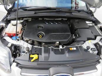 FORD FOCUS 1.6 TDCi Zetec Hatchback 5dr Diesel Manual Euro 5 (s/s) (115 ps)