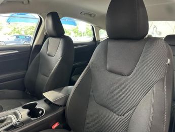 FORD MONDEO 2.0 TDCi Titanium Hatchback 5dr Diesel Powershift Euro 6 (s/s) (