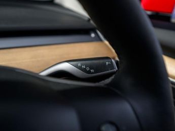 TESLA Model 3 Standard Range Plus Saloon 4dr Electric Auto RWD (241 bhp)