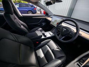 TESLA Model 3 Standard Range Plus Saloon 4dr Electric Auto RWD (241 bhp)