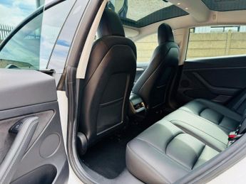TESLA Model 3 Standard Range Plus Saloon 4dr Electric Auto RWD (241 bhp)